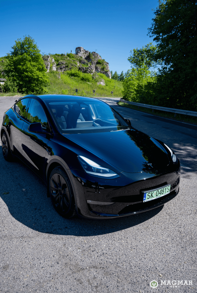 Tesla Model Y AWD – Black Long Range